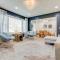 Professionally Designed 4BD Central location - Murfreesboro