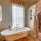 Timeless Victorian Gem w Breathtaking Mountains - Sutter Creek