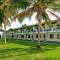 Bungalow Beach Hotel