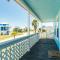 Casita at the Pass - Cute Beach Getaway, Filtered Views of Gulf and Bay!