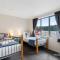 Whanga Beach Bach and Sleep-out - 旺阿马塔