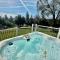 Pinkies Place-Hot Tub-Sleeps 11-Pet Friendly