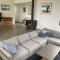 Ocean views, spacious & private, hot hub - Coningham