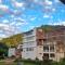 LandLopers Hostel