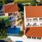 Villa Mateo - Three Bedroom Apartment with Terrace and Private Pool - Vodovada