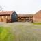 Wood Farm Stables - Sleeps 6-8 - Beccles