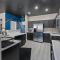 King Size Suite Modern home sleeps 8 Pool Access - Лас-Вегас