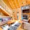 Sevierville Cabin with Hot Tub about 4 Mi to Natl Park!