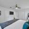 Retro by the Bay Close to Beach Eglin PetFriendly - Freeport