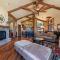 Compass Luxury Lodge - Access to HOA and Free Shuttle! - Truckee