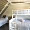 Waterfront Getaway, Pet Friendly & 1 Night Stays!