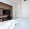 Spacious Top Floor Flat, Air Conditioning, Free Parking, 200Mb WiFi - 布拉格