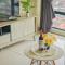 2BR WIFI, Mid Valley, Mosaic Southkey, 5-7 pax, 7 mins to CIQ