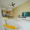 2BR WIFI, Mid Valley, Mosaic Southkey, 5-7 pax, 7 mins to CIQ