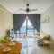 2BR WIFI, Mid Valley, Mosaic Southkey, 5-7 pax, 7 mins to CIQ