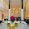Stunning Studio with Infinity Pool , Canal View , Gym & Free Parking - Dubaj