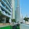 Stunning Studio with Infinity Pool , Canal View , Gym & Free Parking - Dubaj