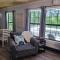 Mountain Lake Retreat I Getaway with Stunning Views
