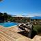 Modern villa 5 double bedrooms, new AC, private pool and stunning view 800 m from beach - Sagone