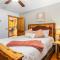 Amazing Creek View Cabin w/ Hot Tub, Firepit & Pool Table - 埃利杰