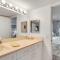 Balcony and Resort Amenities Gulf Coast Escape!