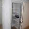 Modern 2-BR Basement Apartment - 列治文山