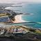 Bright & Breezy Lakeview Retreat in Shellharbour