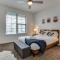 Astonishing CozySuites on I-35 w pool&parking #10 - 普弗拉热维尔