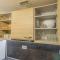 Flat with Bathtub & Balcony, only 12min Centrum, 200Mb WIFI - 布拉格