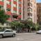 Vibrant Downtown, King Bed, Work Desk & Kitchen