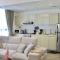 Sleek 1BR Getaway at Dania 1 with Inviting Balcony by Vibel - 迪拜