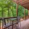 Amazing Creek View Cabin w/ Hot Tub, Firepit & Pool Table - 埃利杰