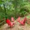 Amazing Creek View Cabin w/ Hot Tub, Firepit & Pool Table - 埃利杰