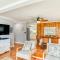 Updated Lakeville Cottage with Access to Long Pond