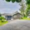 Updated Lakeville Cottage with Access to Long Pond