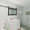 Gorgeous Tempe Studio with a Pool - Helena
