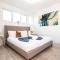 *Executive Home* Long Stays - Garage - WiFi & NFLX