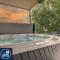 Antique CAT - 2 King Bed & Hot Tub - Free Parking