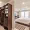 1055-606 Gulf Side High Rise with Pond View - ساراسوتا