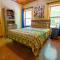 Foothills Family Retreat - 7 Bedrooms, Hot Tub