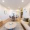 Oaks Canopy - Boutique 1 BR Apartments