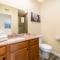 Charming Home Just Steps from the Beach 2 Bedroom, Private Back Patio, & Free WiFi - Newport Beach
