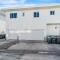 Charming Home Just Steps from the Beach 2 Bedroom, Private Back Patio, & Free WiFi - Newport Beach