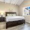 Stunning 2nd Floor Beachfront Home with Balcony, Ocean Views, and Prime Location - Newport Beach