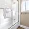 Oceanfront Oasis in Newport Beach Steps to Balboa Park, Pier, and The Fun Zone! - Newport Beach