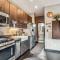 Treehouse 1BR with Hot Tub home - بلاك هوك