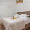 Stunning Home In Srinjine With Wifi - Srinjine