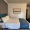 Parkway Motel