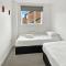 Amaya Three - Newly Renovated - Sleeps 6 - Grantham - Garden & Driveway