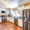 1 Mi to Downtown and River Family Apt in Fairbanks